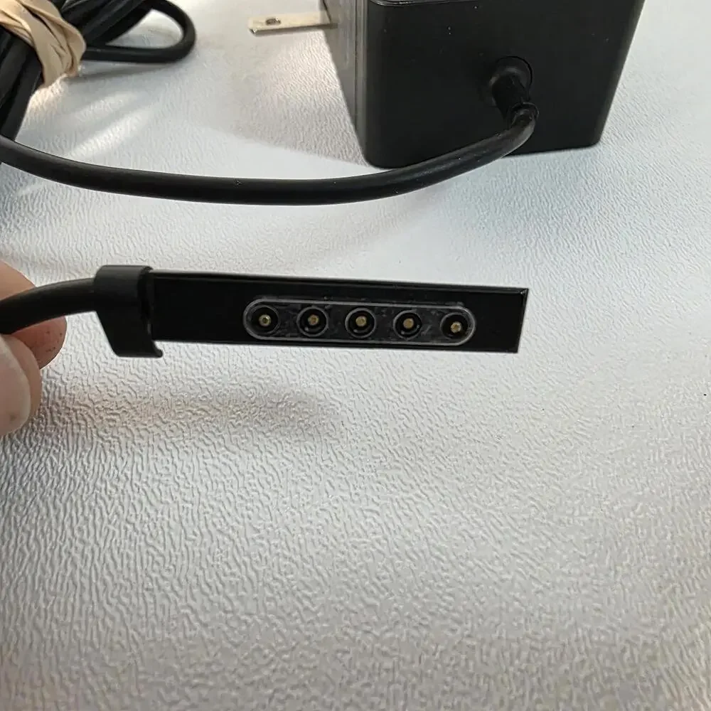 Microsoft 1512 Charger (24W/2A) for Windows RT - Surface 2